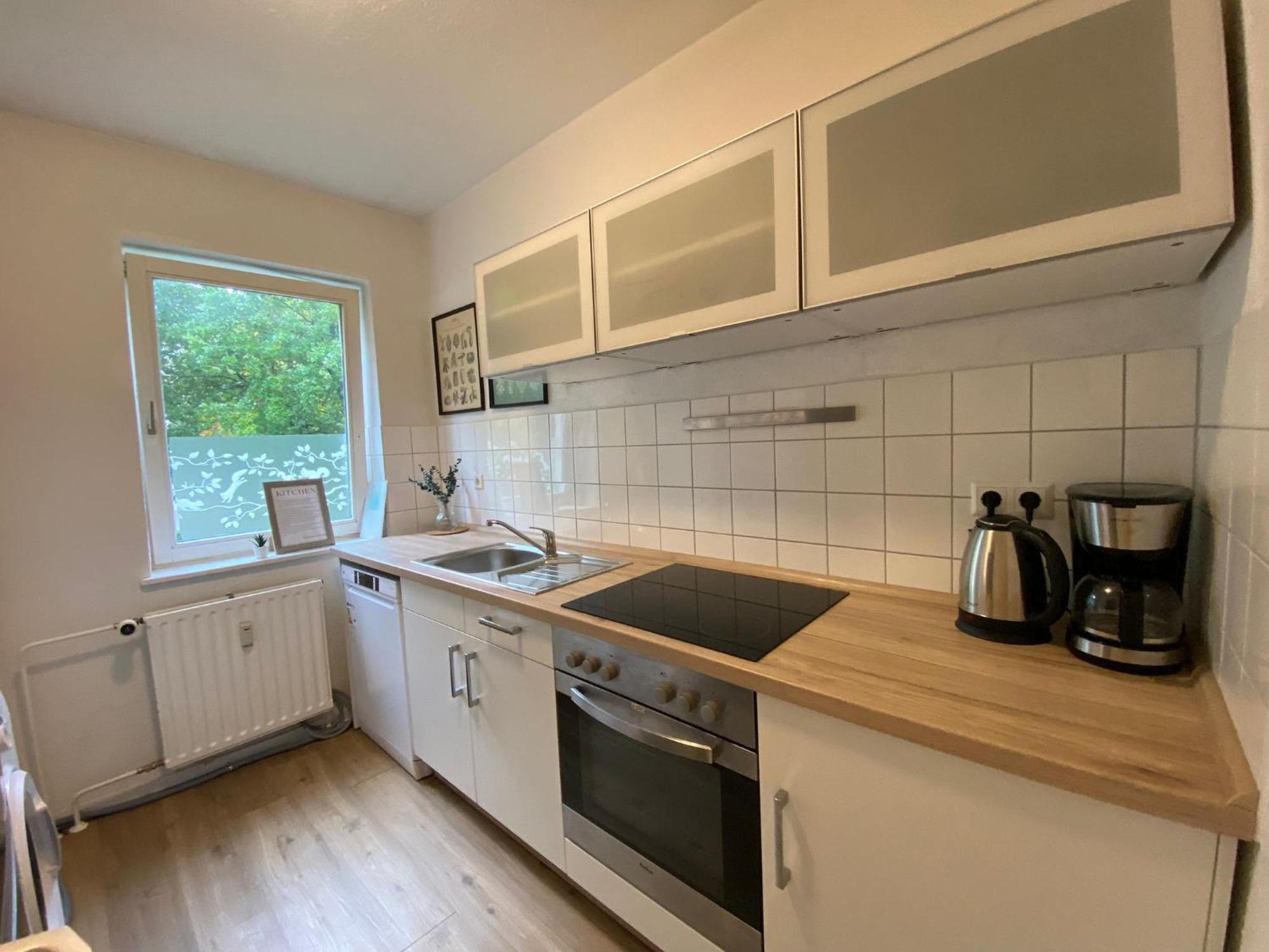 Zentrale 3-Zimmer Wohnung Mit Balkon - Perfekt Fuer Monteure Und Familien 노이뮌스터 외부 사진